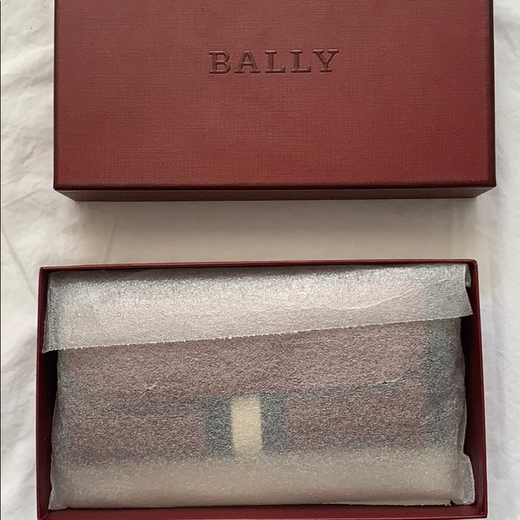 Wallet - Picture 2 of 9